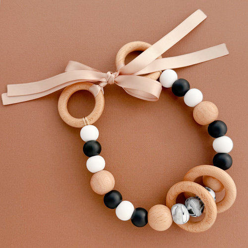 BASICS pram garland - The Monochrome Edit